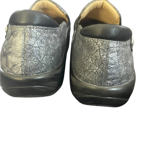 Alegria Keli Clog Cracked Silver Metallic Size 8 (39 EU) Nursing Comfort - Picture 3 of 6